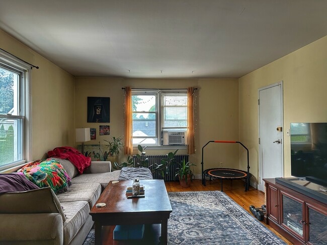 Building Photo - 181 Fox St