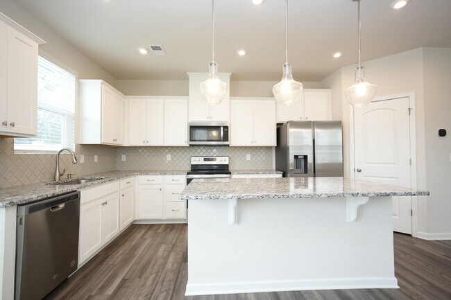 Foto del edificio - 7207 Encino Pl