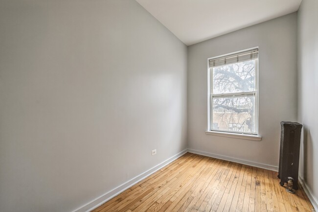 Building Photo - 310 N Kedzie Ave
