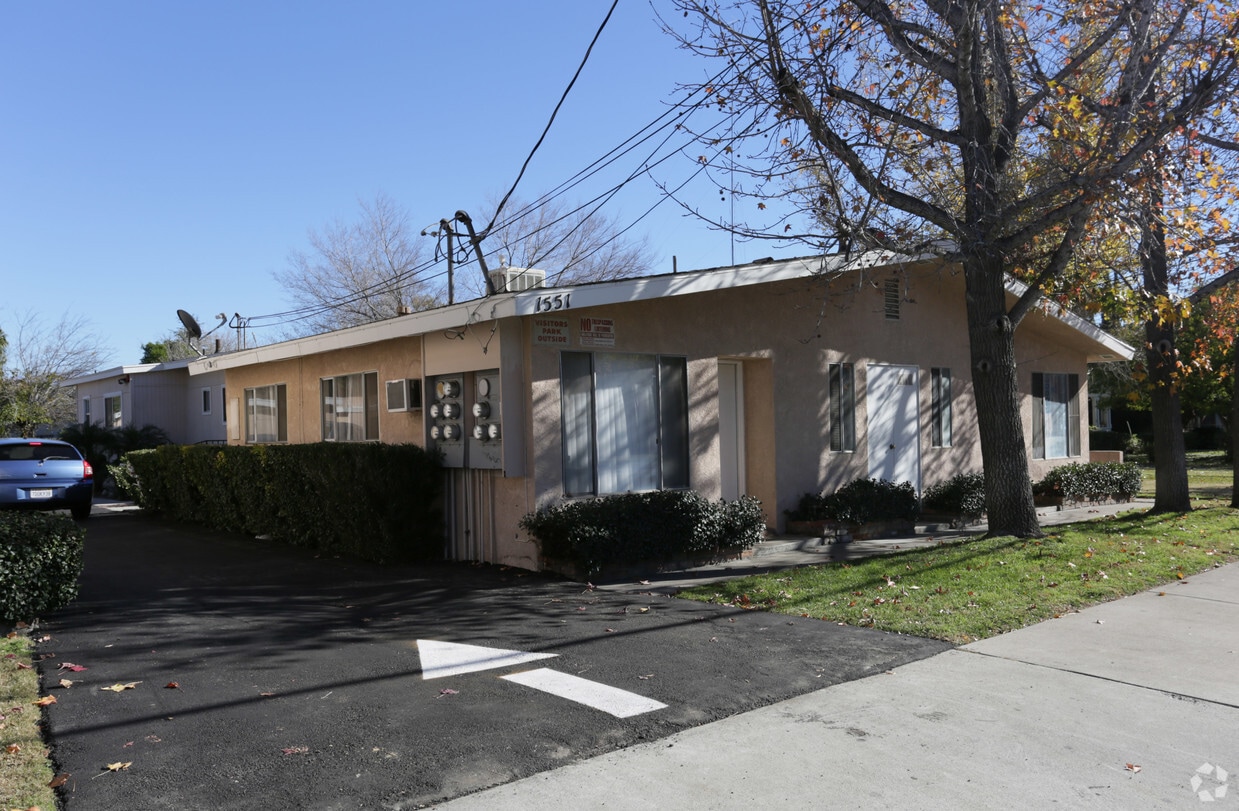 Building Photo - 1551 N Arrowhead Ave