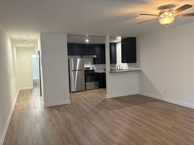 Foto del edificio - 4753 Kester Ave