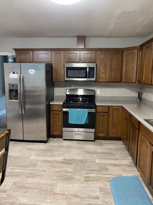 Foto del edificio - Spacious 3BR/2BA with Open Layout and Large Backyard