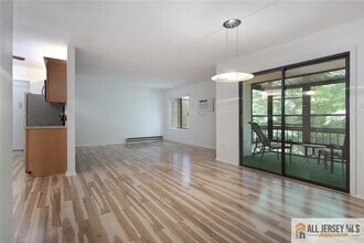 Building Photo - 174 Amberly Dr
