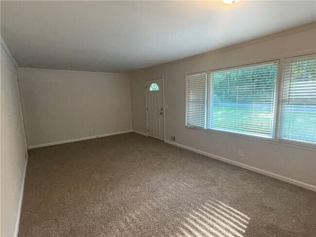 Building Photo - 3920 Cliftondale Pl