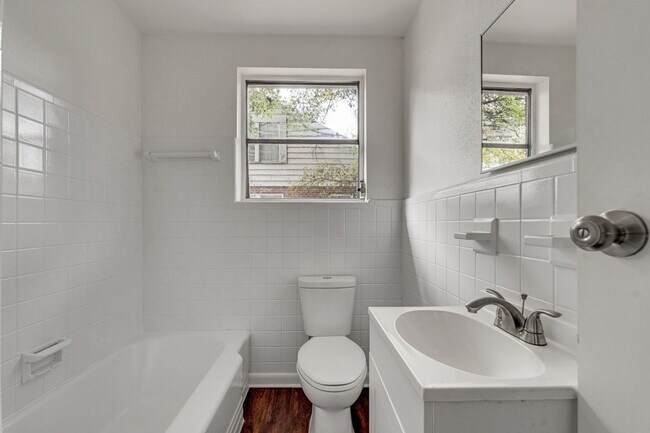 Foto del edificio - 503 W 16th St