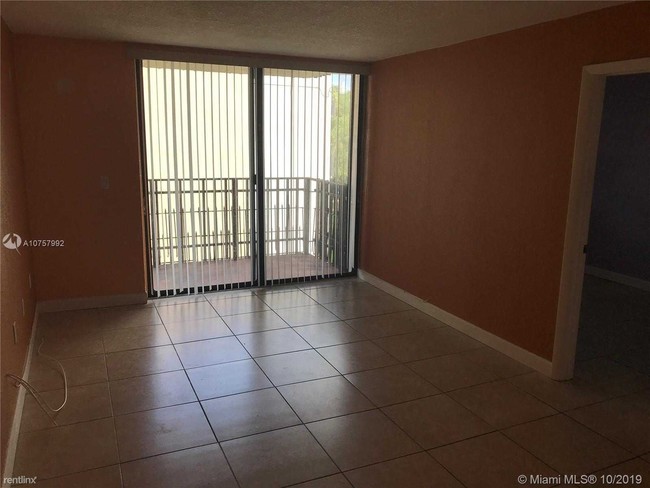 Building Photo - 2 br, 1 bath Condo - 3601 SW 117 Ave 9-307