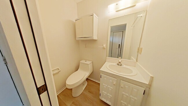 Foto del edificio - Spacious 3-Bedroom Townhome with Private Backyard Near USF and Tampa Attractions!