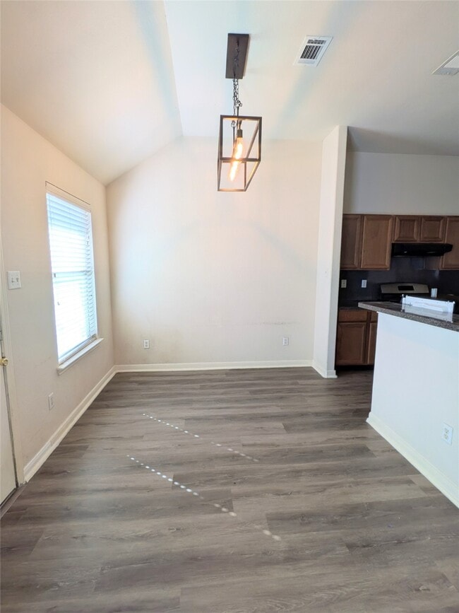 Building Photo - 21470 Olympic Forest Dr