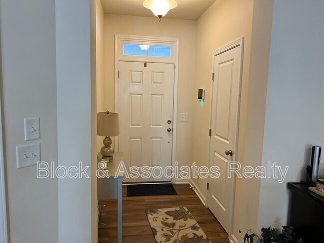 Foto del edificio - 805 New Derby Ln