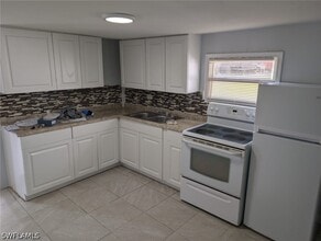 Building Photo - 111 E Palmetto Ln