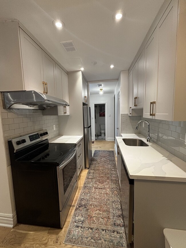 Photo du bâtiment - 710 Spadina Ave.