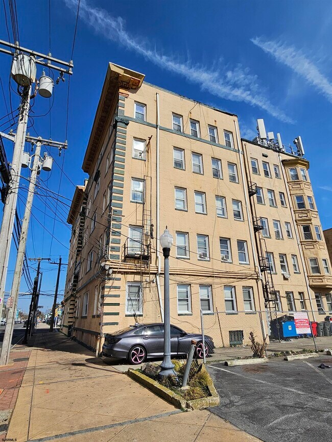 Foto del edificio - 3 S Iowa Ave