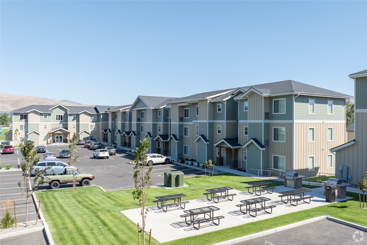 Foto principal - Sagecrest Apartments