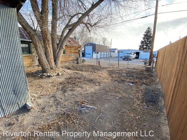 Foto del edificio - 1 br, 1 bath House - 107 E Madison