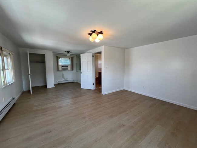 Building Photo - 30 Castle Ln