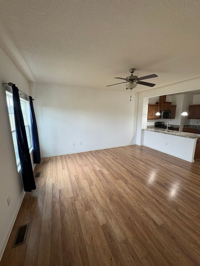Foto del edificio - 5891 Marble Cir