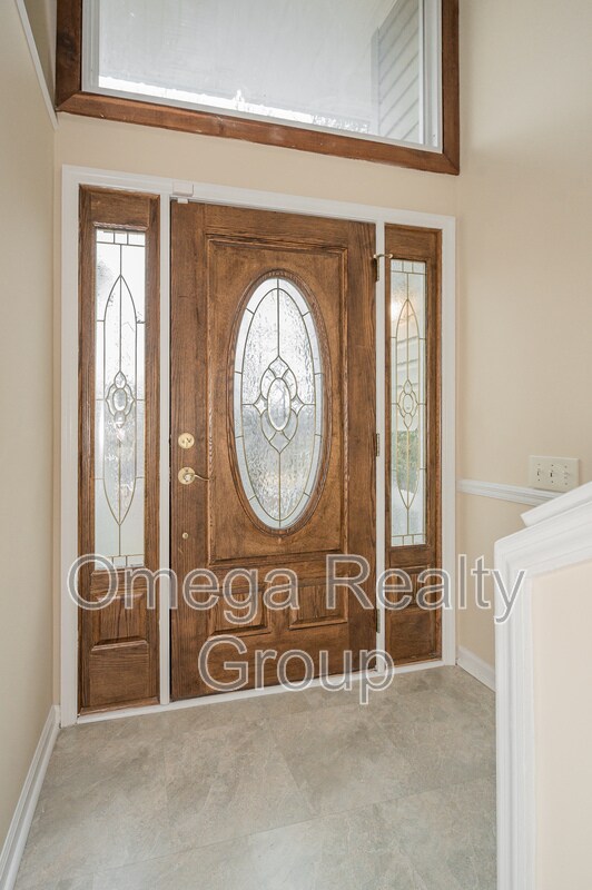 Building Photo - 414 Woodbrier Ln