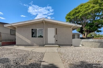 Building Photo - 5326 Evergreen Ave