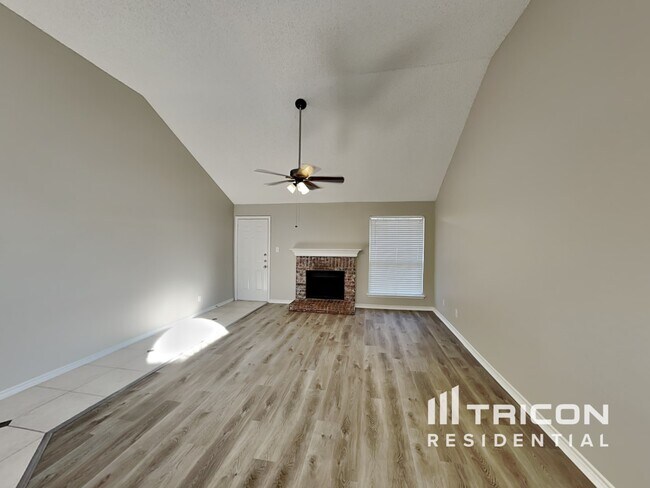 Building Photo - 321 Meandering Way Glenn Heights TX