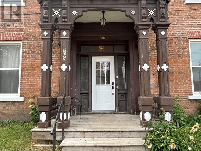 Building Photo - 209 West St