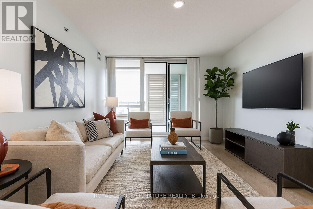 Photo principale - 830-830 Lawrence Ave W