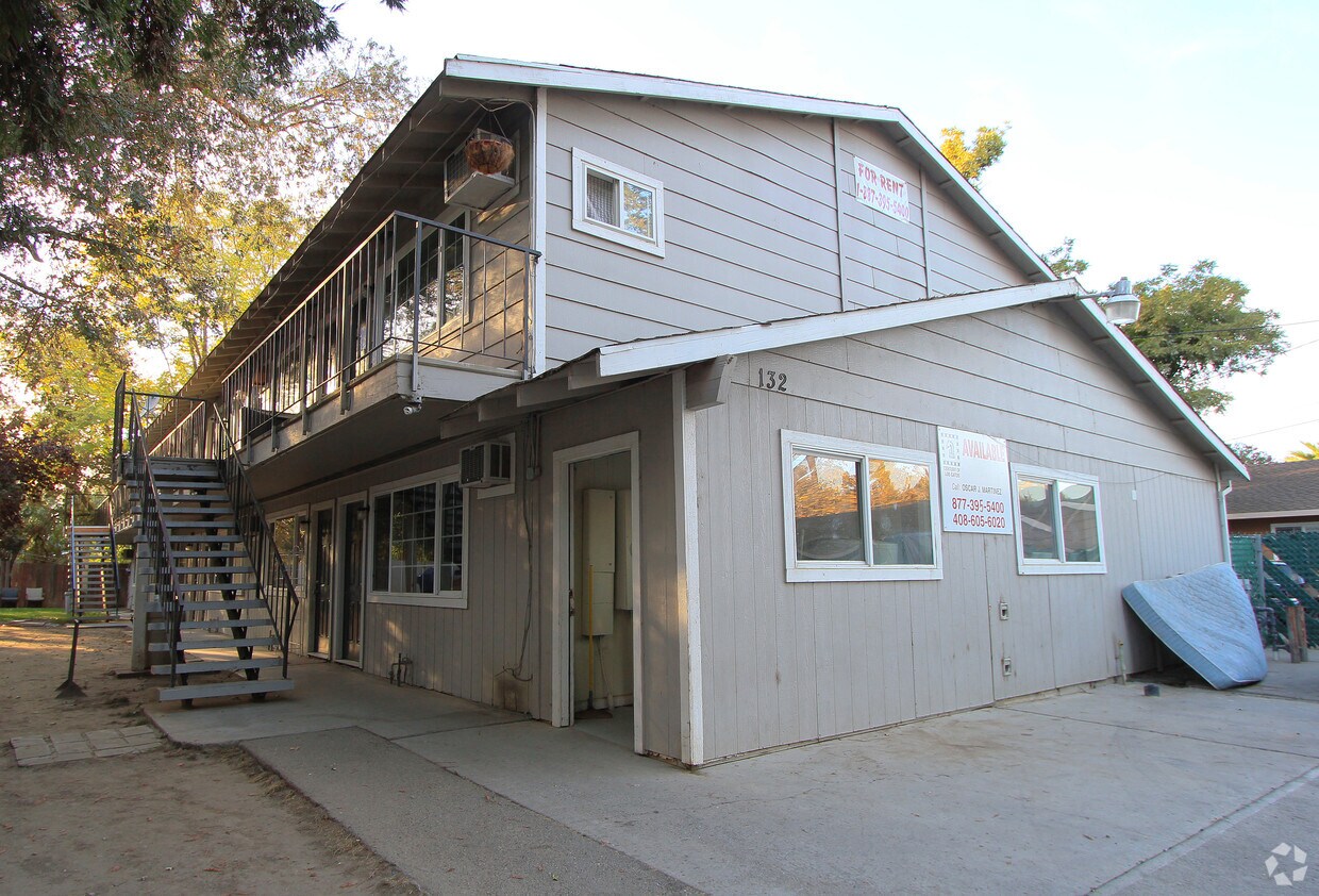 Foto del edificio - Redwood Manor Apartments