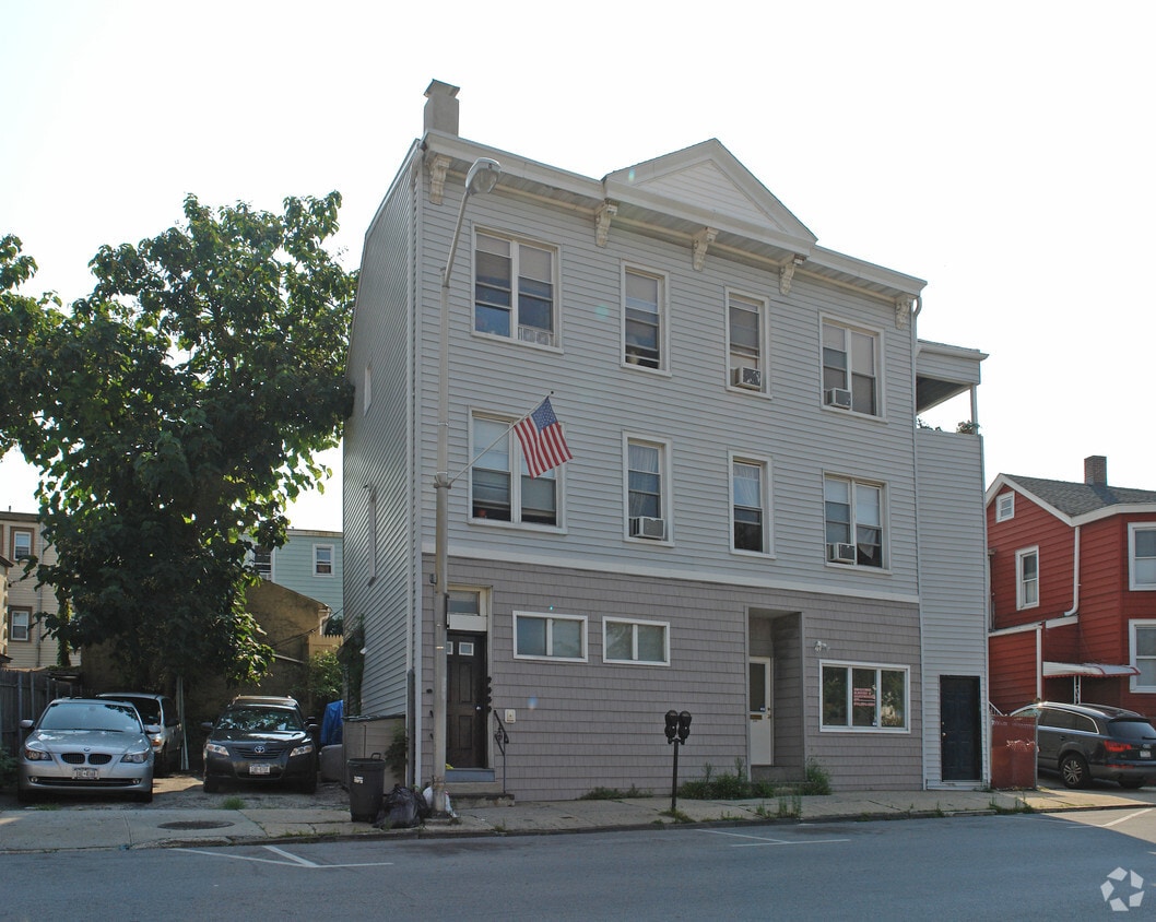 Building Photo - 222 Washington St