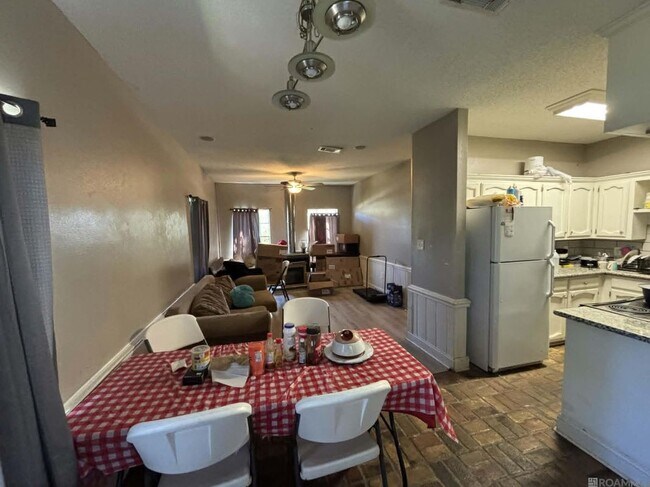Foto del edificio - 10253 Stonehaven Ave
