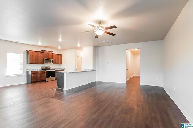 Foto del edificio - 1001 Pilgrim Ln