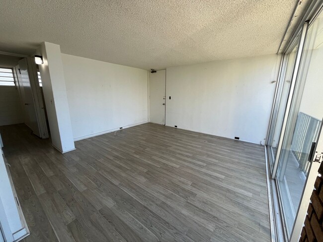 Building Photo - Ala Wai Manor (McCully/Waikiki/Honolulu) -...