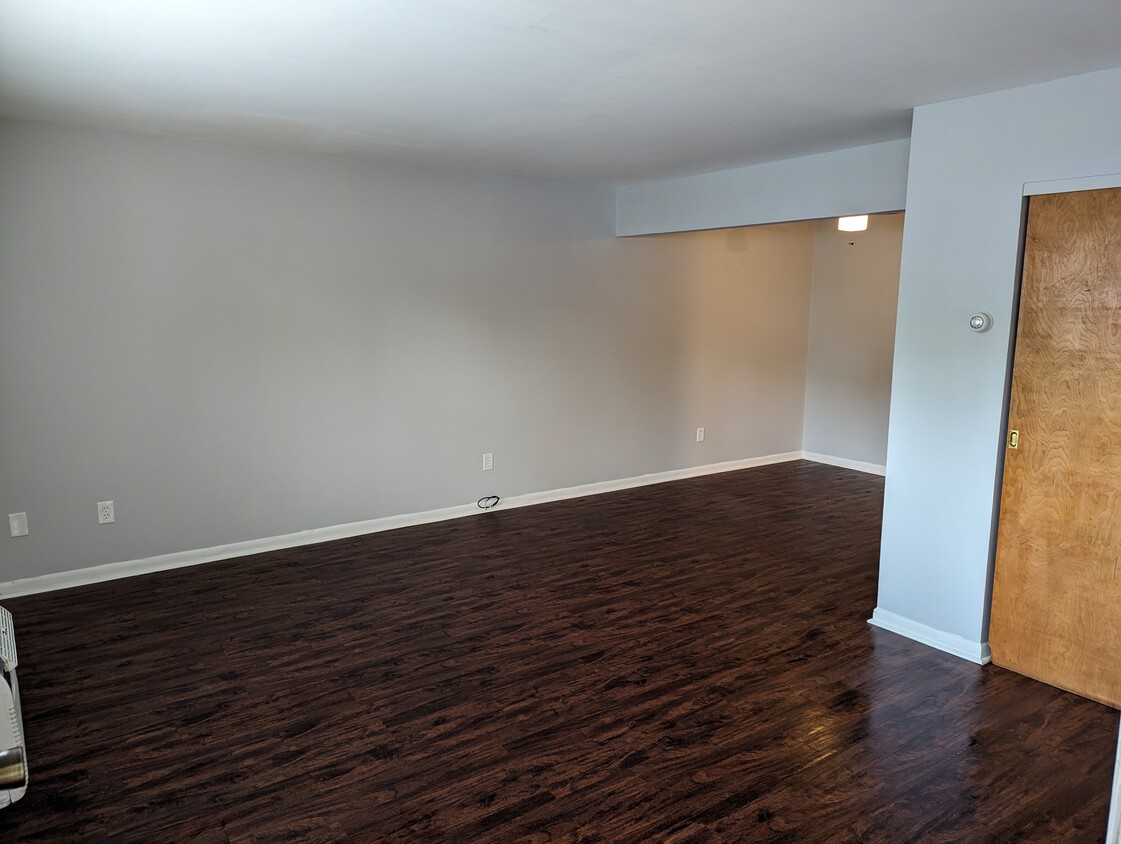 Primary Photo - 705 Deerfield Rd