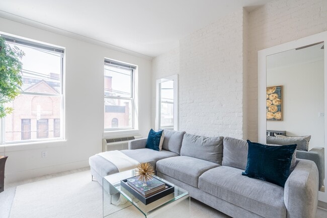 Building Photo - 512 Observer Hwy