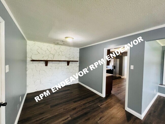 Foto del edificio - 3-Bedroom Home in Fort Zumwalt School Dist...