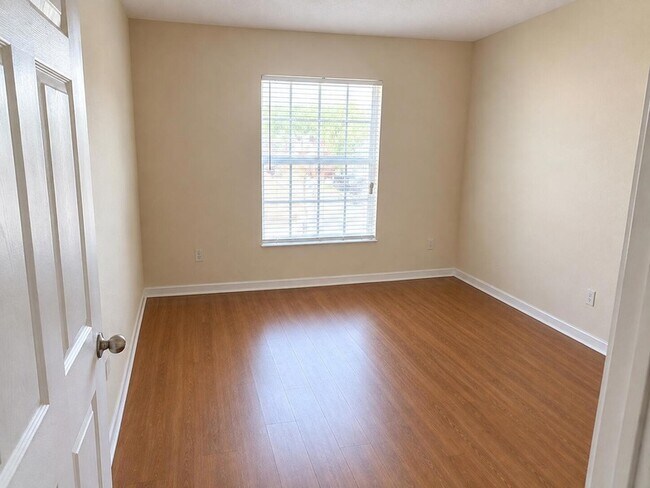 Foto del edificio - 5064 Lantana Rd