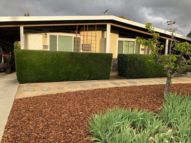 Building Photo - 1005 Miramonte Ave