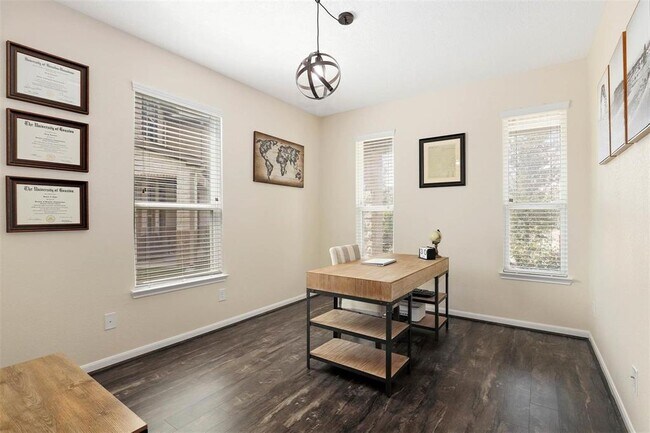 Foto del edificio - 5003 Laird Forest Ct