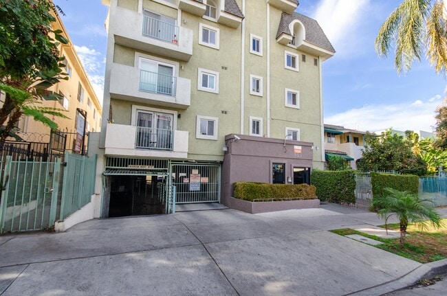 Building Photo - 321 S Berendo St