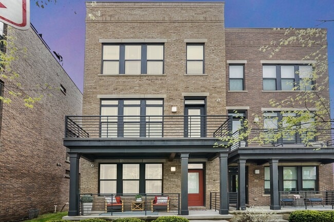 Building Photo - 754 N 6th St