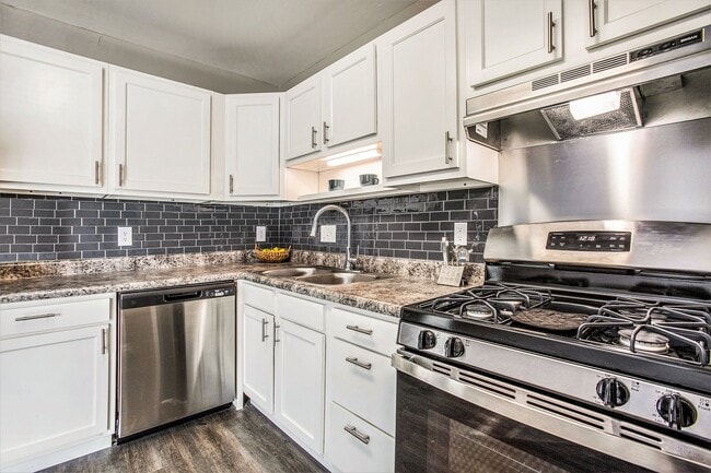 Building Photo - Autumn Ridge Apartment Homes