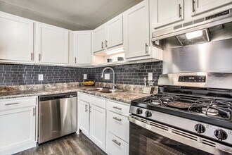 Building Photo - Autumn Ridge Apartment Homes