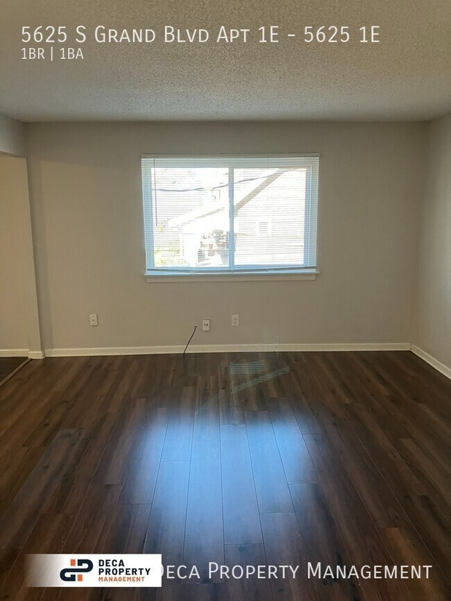 Building Photo - 1 Bedroom Apartment