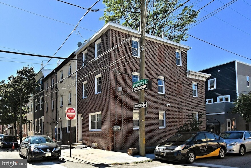 Primary Photo - 1554 N Lawrence St