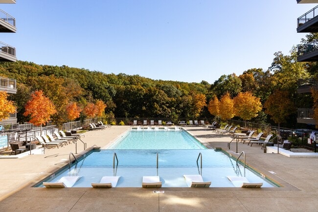 Building Photo - Wrenstone at the Highlands