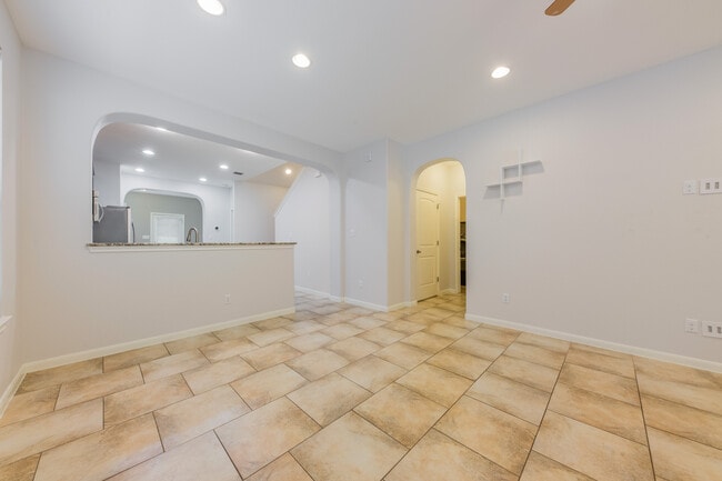 Building Photo - 1129 Salem Park Ct