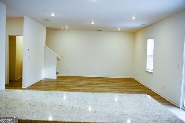 Building Photo - 484 Red Dragon Dr