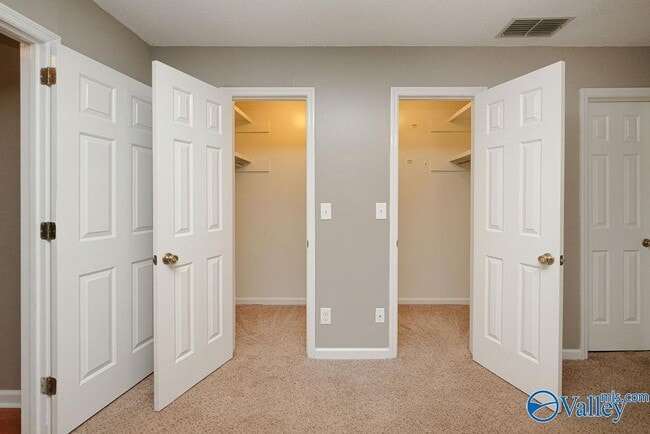 Building Photo - 2092 Woodlawn Dr SW
