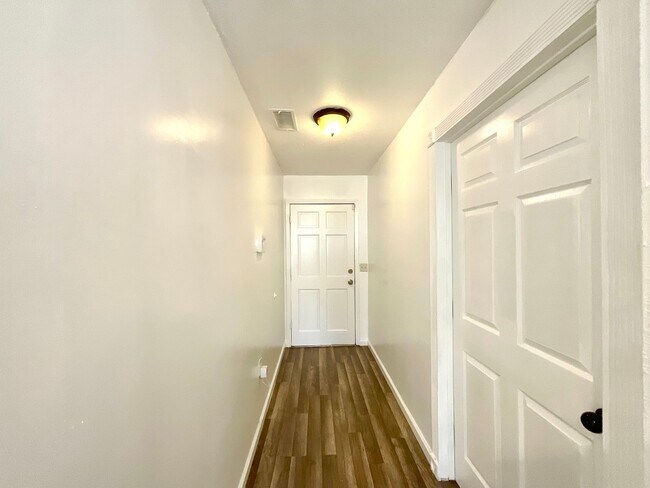 Foto del edificio - **APPLICATION RECEIVED**  *MOVE IN SPECIAL* Beautiful 4-Bedroom Home Near Shopping & Dining in Li...