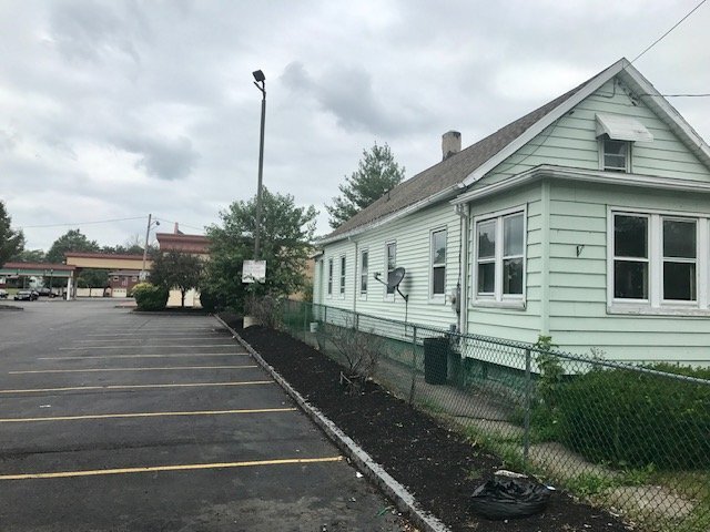 Building Photo - 822 19th St