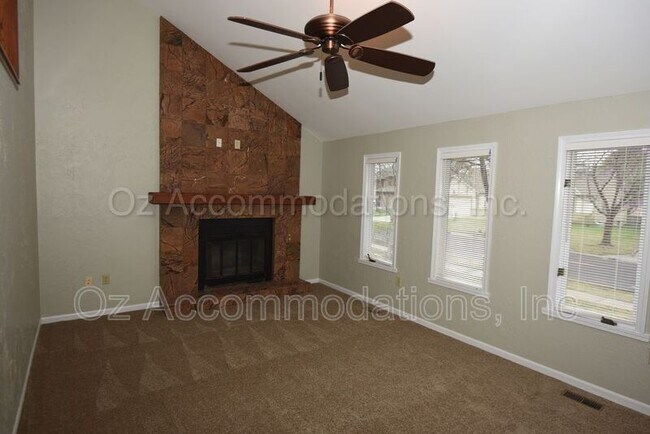 Building Photo - 15302 Conser St