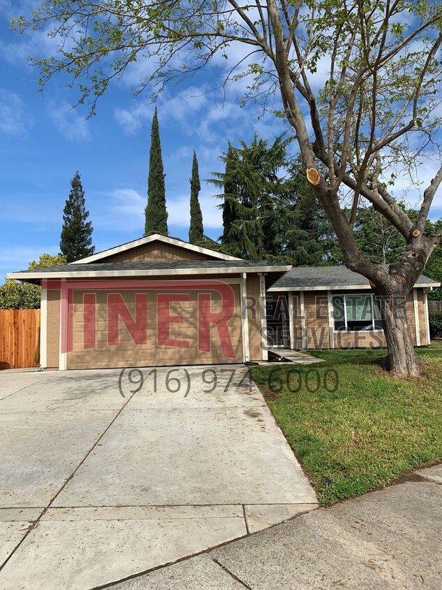 Primary Photo - Beautifully Updated 3 Bedroom Home